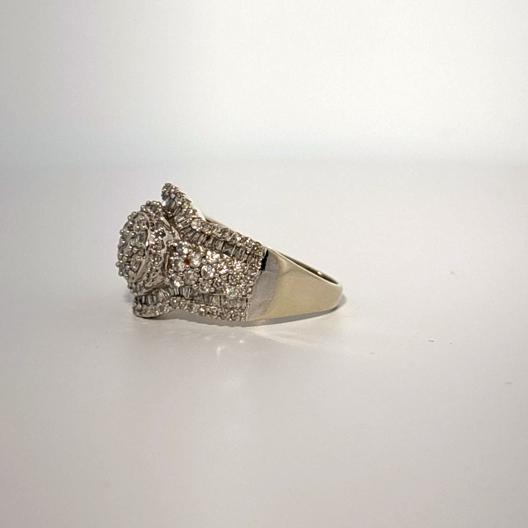 Diamonds Head, Cluster Solitaire Ring, Natural Diamonds(1.35 CTW) GH/SI1, 10K White Gold, 7.4 Gram Total Weight