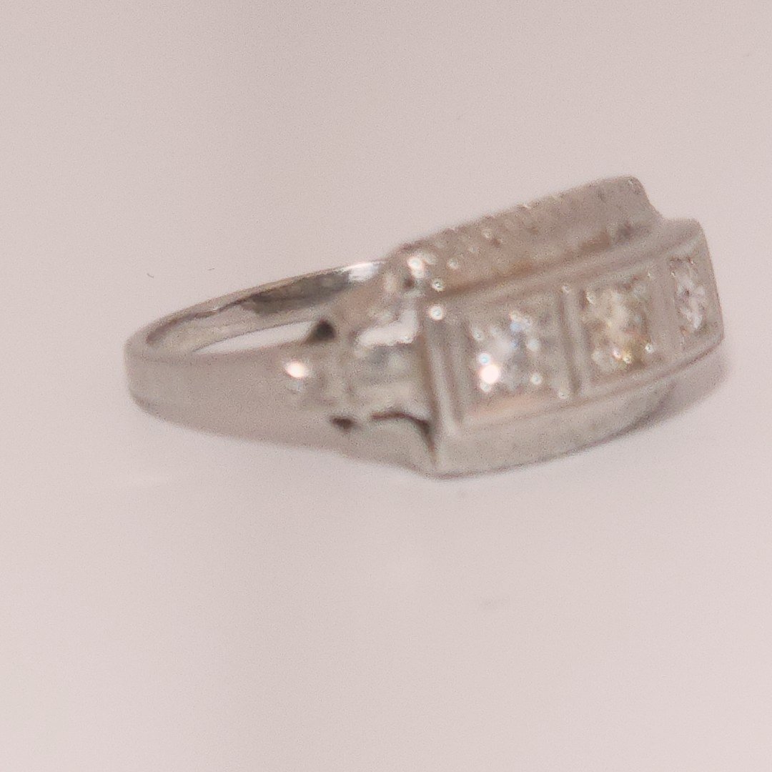 Vintage Art Deco, Natural Diamonds GH VS1(0.18CTW)