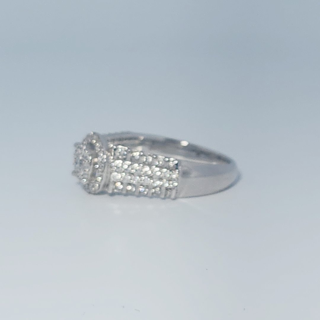 Diamonds Head, Cluster Solitaire Ring, Natural Diamonds(0.90 CTW) GH/SI1
