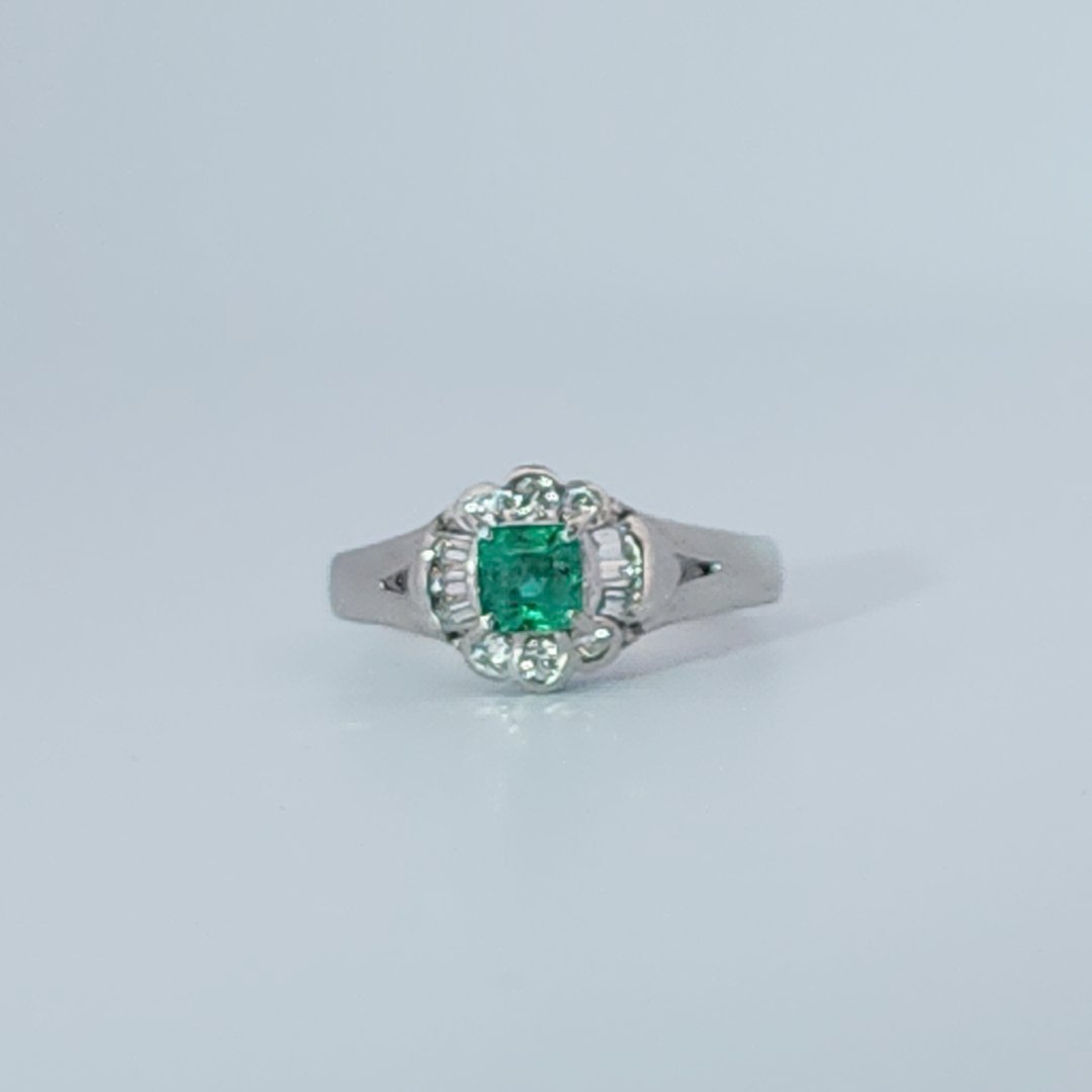 0.17ct Natural Diamonds and 0.24ct Nat Emerald, Women Ring, Platinum 900